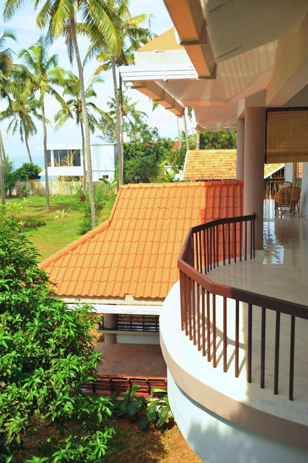 Pura Vida Varkala Hotel Buitenkant foto